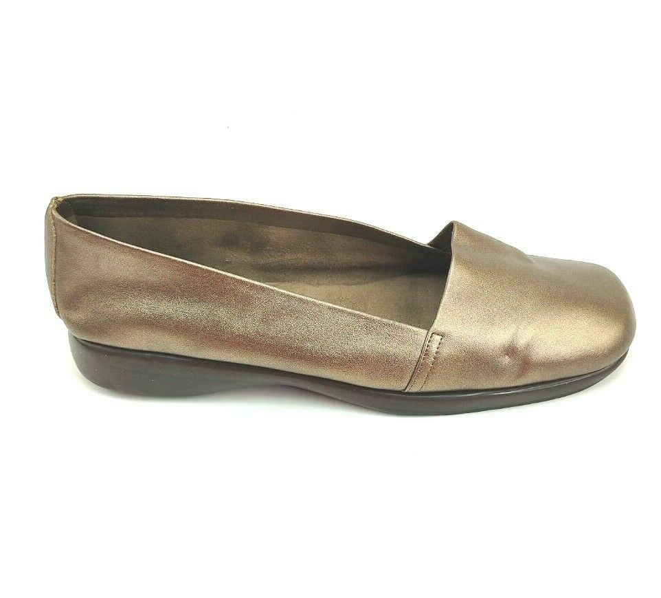 Whats What By Areosoles Womens Gold Shimmer Comfort Slip On Shoes Size US 9 Used