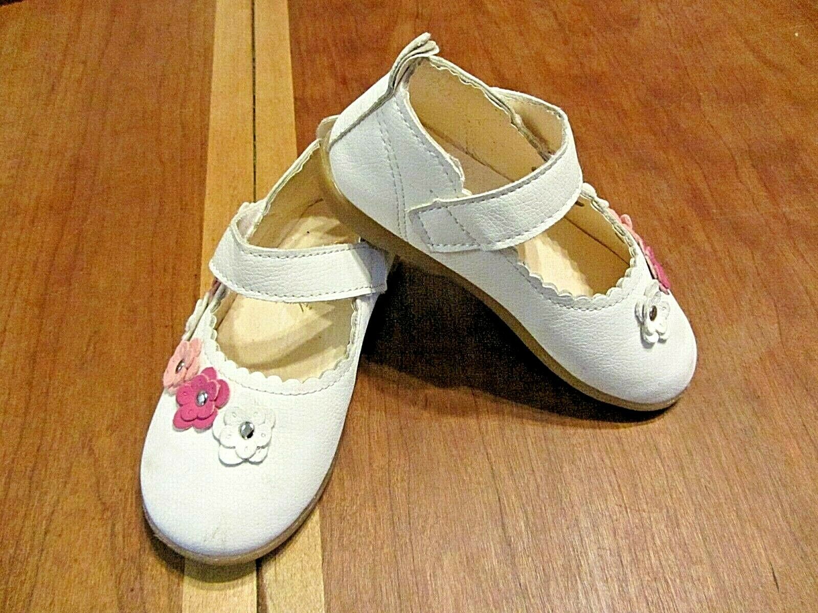 White kid leather Mary Jane shoes w flowers toddler sz 10