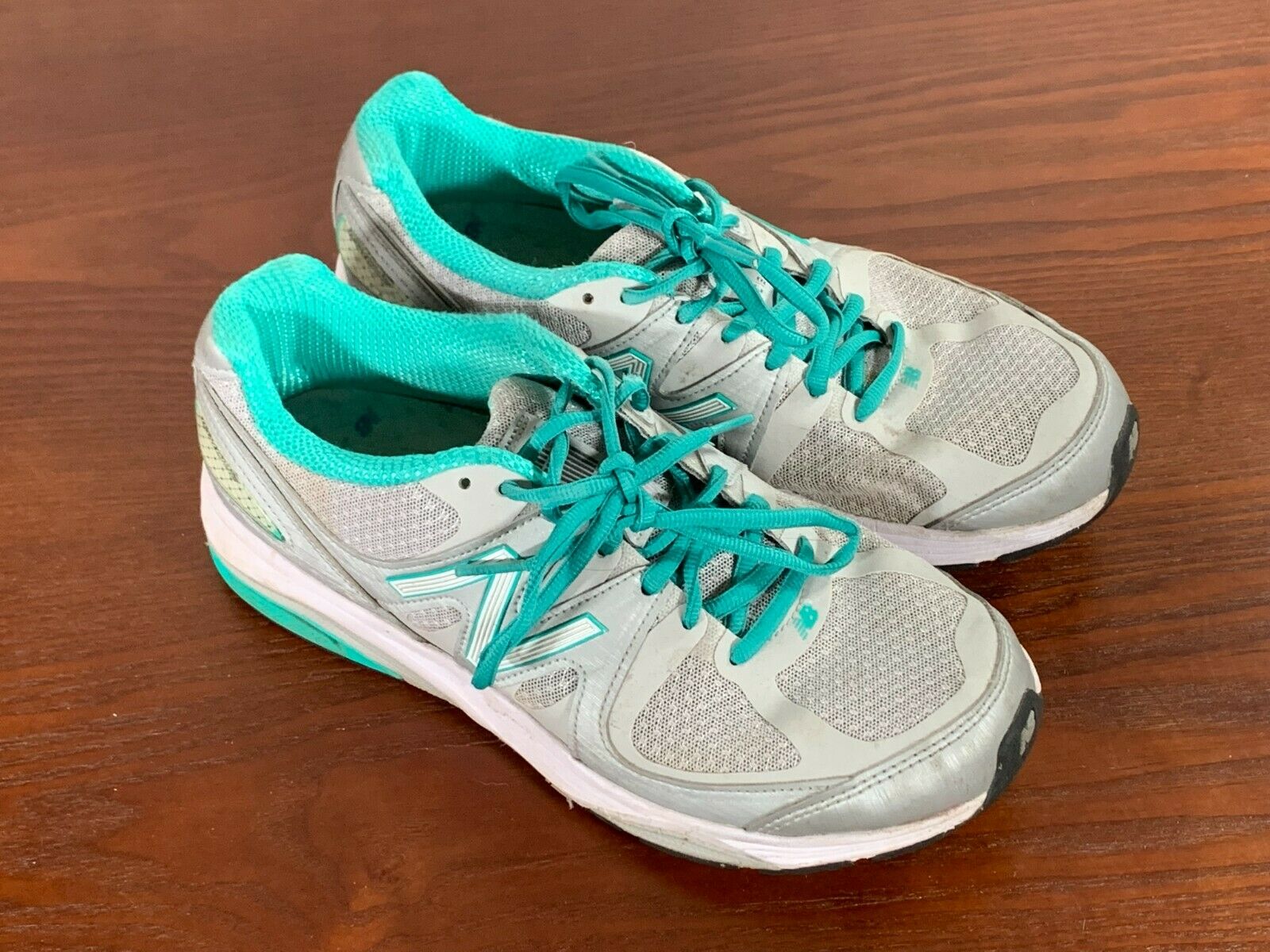 Womens 9 D New Balance Motion Control Running Shoes Gray Teal W1540SG2