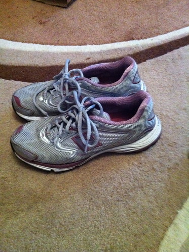 running shoes (Photo: fluffyemily on Flickr)