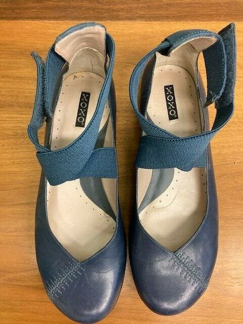 XOXO ANKLE STRAP LEATHER SHOES BLUE SIZE 9 EXCELLENT