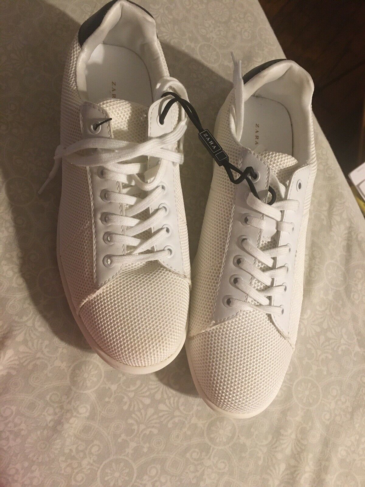 Zara Man Retro Sneakers (MEN’s) White with Navy Trim Shoes Size 41 US 8M