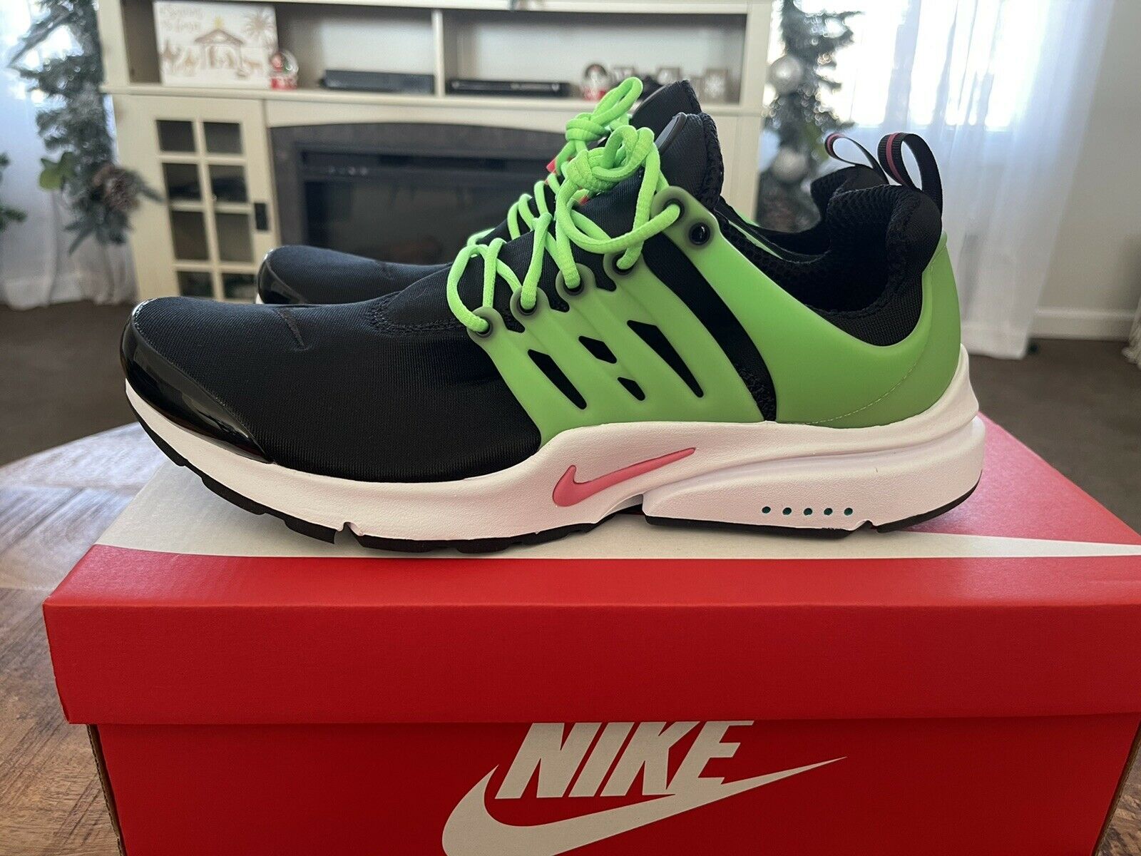 Nike Air Presto Men's Size 12 Black Hyper Pink Green Running Shoes DJ5143-001