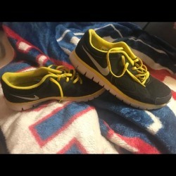 Nike Shoes | Black And Yellow Nike Flex Shoes | Color: Black/Yellow | Size: 11.5