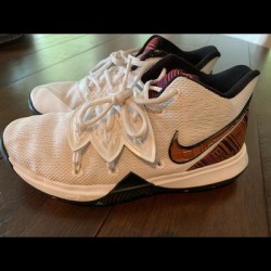 Nike Shoes | Like New Nike Kyrie Basketball Shoes. Youth 4. | Color: White | Size: 4bb