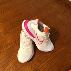 Nike Shoes | Nike Renew White Ember Glow Fuchsia Women Running | Color: Pink/White | Size: 6