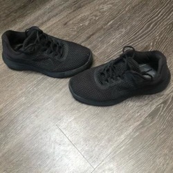 Nike Shoes | Nike Women Sneakers | Color: Black | Size: 10