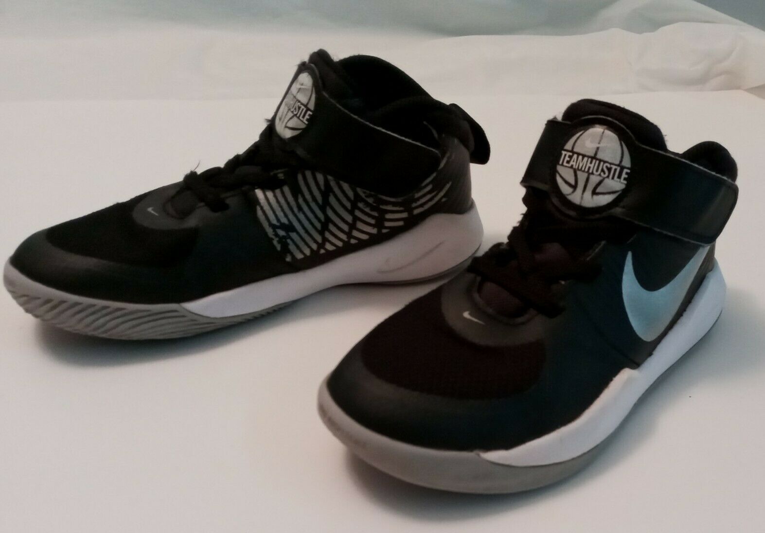 Nike Team Hustle Boys Basketball Shoes Size 13C Black AQ4225-001 Little Kids