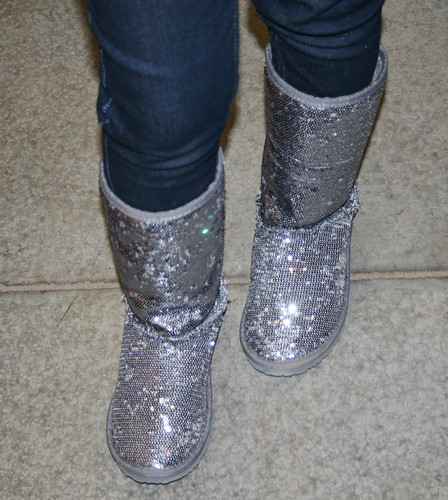 shiny boots (Photo: born1945 on Flickr)