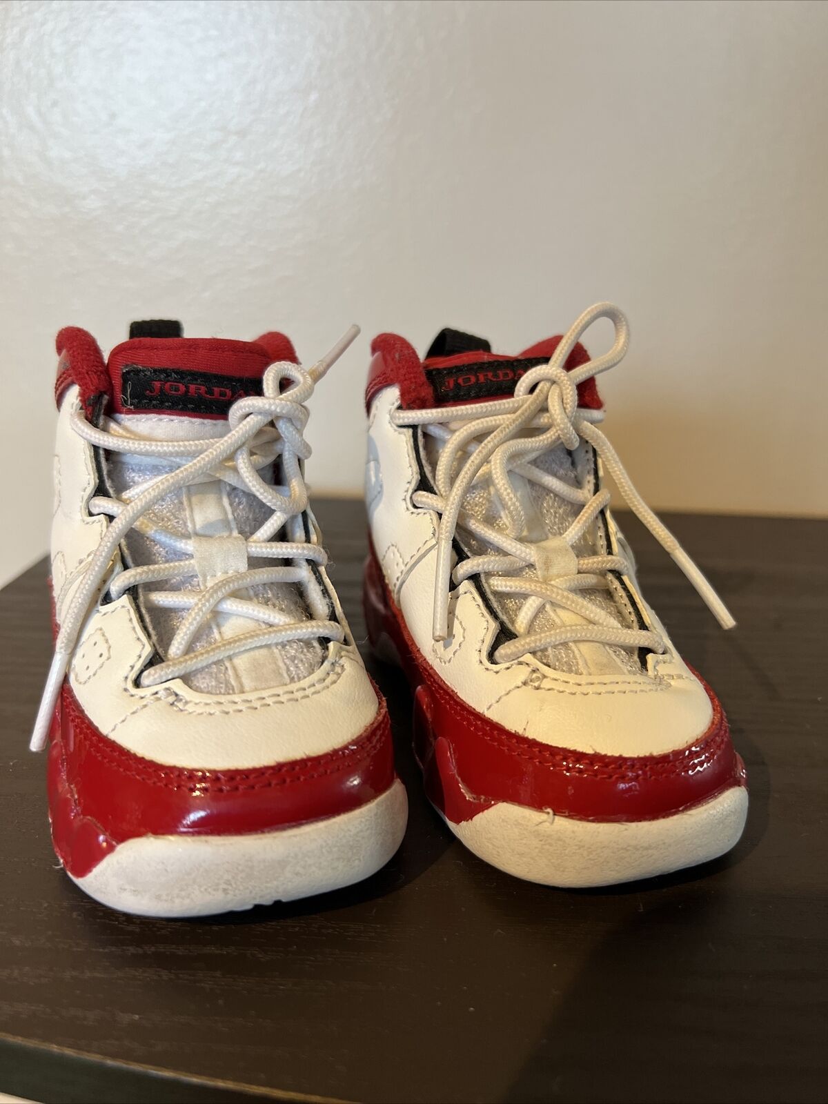 Toddler Nike Air Jordan Retro White & Red Gym Shoes 401812-160 4C Neutral Gender